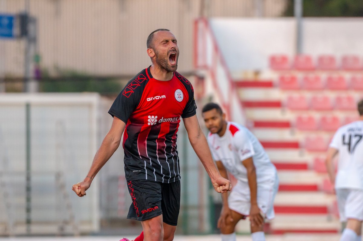 Still on 🔝 A look at some of the best images from our 10-1 win over @Man62FC last Sunday 👹 👉 lincolnredimpsfc.co.uk/gallery.aspx?i…
