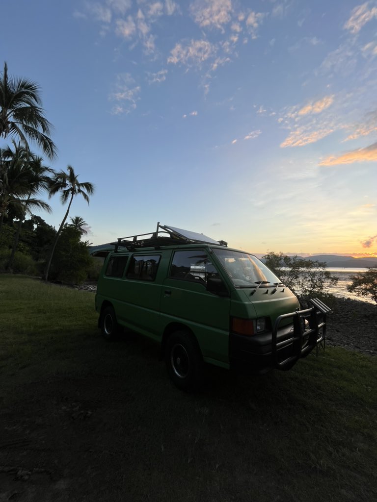 pyeeva's tweet image. The life 🚐 Penelope Pea Pod 🥺 … mum I made it🌿🏝️🌺