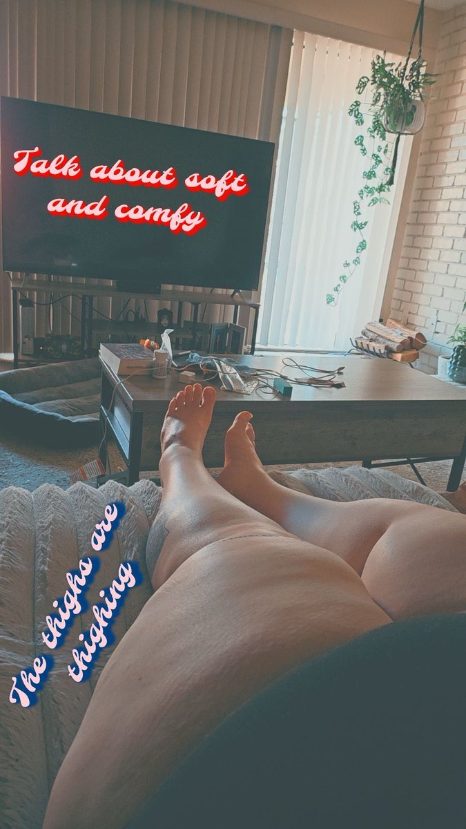 Jessi_Spliff's tweet photo. Starting my #OnlyFans back up, have some exciting stuff planned out with my bf. It’s free right now! #BBW #BBWOF #BBWOnlyFans #FreeOF #ThickThighs #LinkInBio https://t.co/wK21bpyGNO