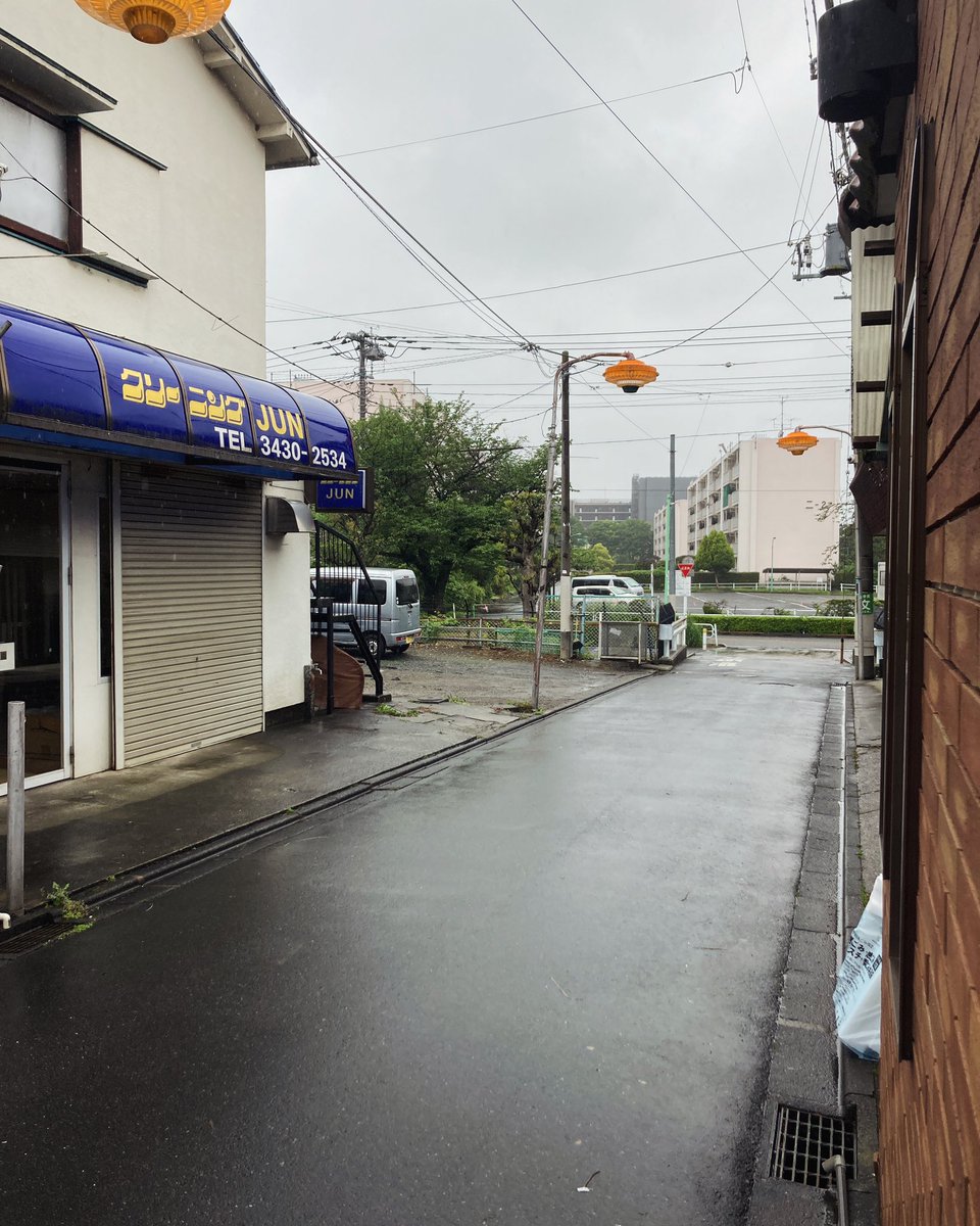 Lieu_dit's tweet photo. 【本日4月24日(水)、19時から営業いたします】
昨日は当日のお休みのお知らせ申し訳ありません！
本日は19時より通常通り営業いたします！
雨は22時ごろまで降る予報です。
足元に気をつけてお越しください。 https://t.co/tPI22e4vvx
