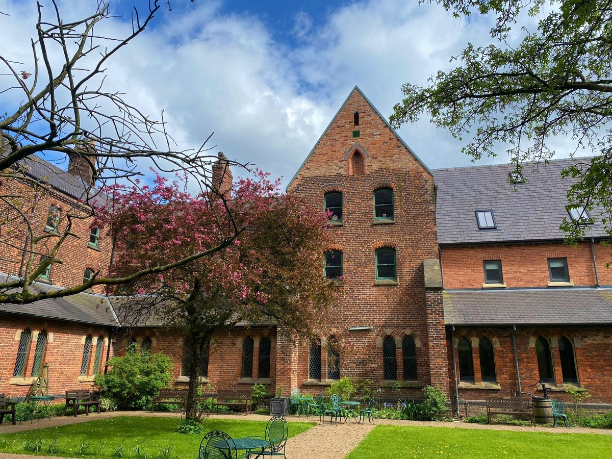 The pink gown of the cherry blossom tree, the contrast between the original bricks of the Monastery, the newer sections, & those that were painstakingly rebuilt from ruins over many years. The lushness of the lawn & chunks of cheerful blue breaking through the clouds... 🥰