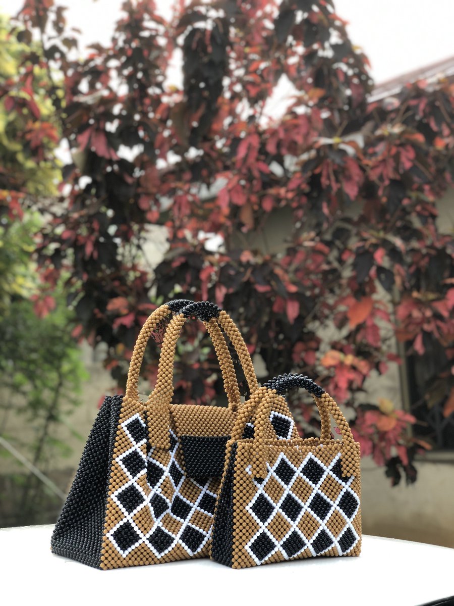 I loved this pattern so much I had to do it twice

First Frame: 500 cedis
Second Frame: 300 cedis 

Kindly Rt and Dm to place an order