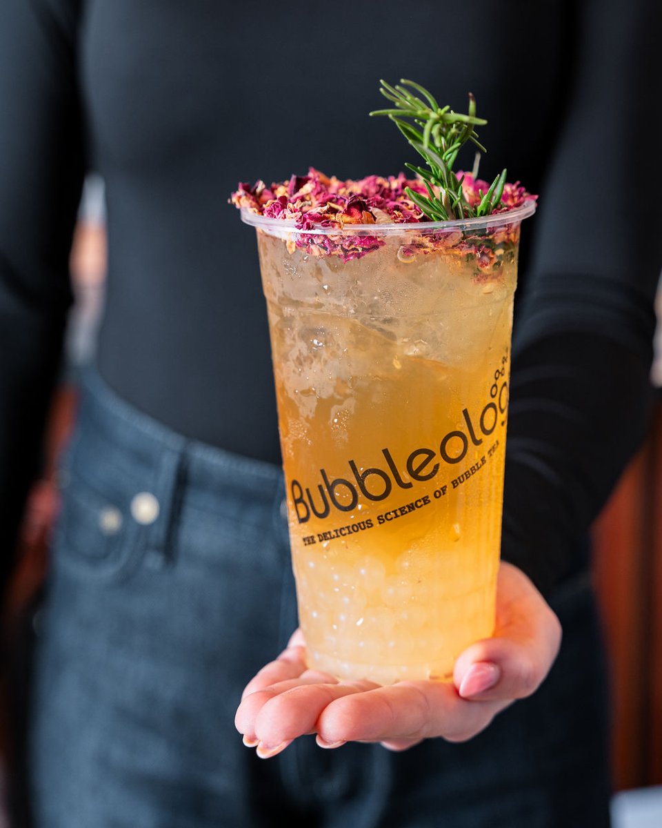 Soak up the last drops of spring with @bubbleology's Elderblossom special 💐