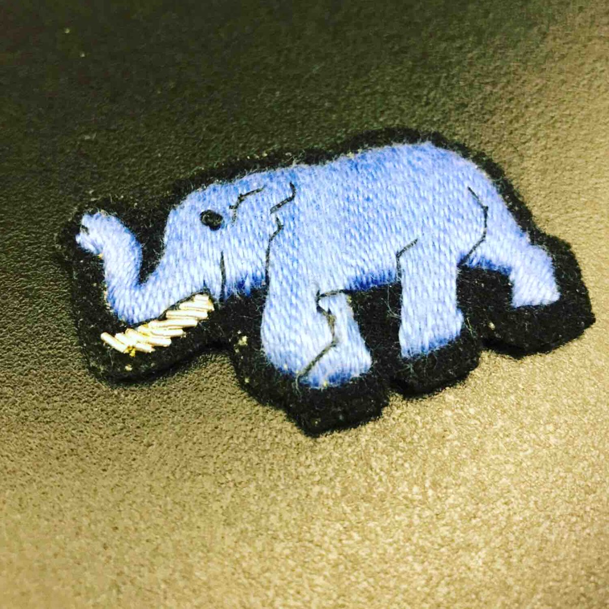 i4cpublicity's tweet image. Embroidered badges are more than just a piece of fabric. They’re a representation of your brand, your team, and your message. We take pride in the process of designing and creating custom badges that will make you stand out from the crowd. #CustomBadges #EmbroideryDesigns