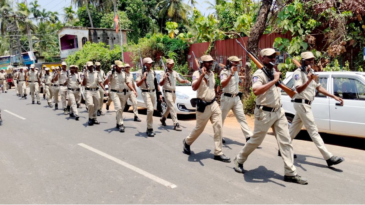 TSSP Battalion Force route march at Kerala General Parliament election. #TSSP #TSSPBattalions #ParliamentElection2024 @SwatiLakra_IPS @TelanganaCOPs