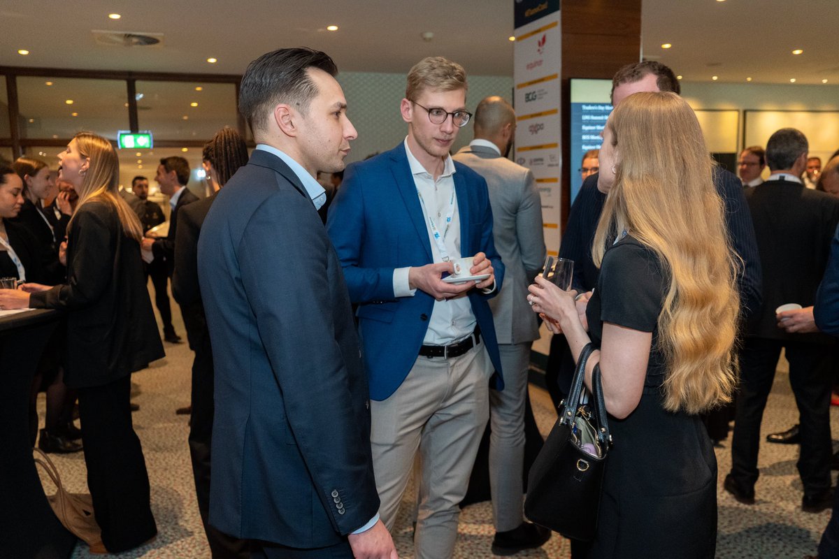 Raise a glass and mingle! 🍸 Moments from last night's networking drinks after a productive day of discussions and insights at the Flame-conference 2024. 🎫 Register here : bit.ly/42WAeSf #Flame2024