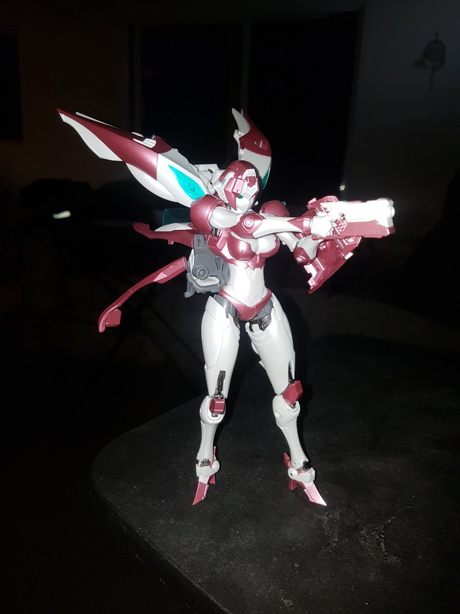 TheLocalBard's tweet photo. Took some pictures of Nicee tonight! Still enjoy this figure quite a lot. Not just because of the boobs either!
#BigFirebirdToy #EX01Nicee #Nicee #RobotGirls #ToyPhotography @Phoenix_BFB https://t.co/Ea0D7on8Xu