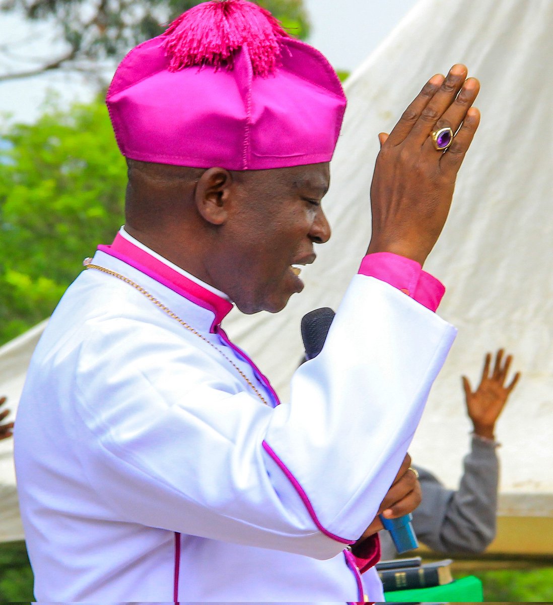 Northkigezidio1's tweet photo. Happy birthday, our Shepherd, Bishop  O @AsiimweOnesimus. We celebrate that You were born! May God grant you good health, wisdom, and discernment. May His annointing on you remain as fresh as the morning dew. May the Holy Spirit guard and guide you, always. Amen! https://t.co/0iZc8i2nZt