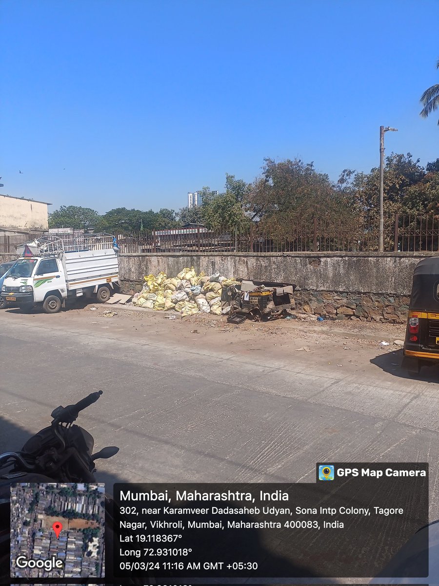 Unused cement bags, Scraped auto and barigates,debris and other lying on footpath area.kindly clean asap.
#Location: Tagore Nagar Group No 2 near Jalil Caterers Vikhroli East 400083
@mybmcWardS @mybmc @SwachhMaha_22 @CMOMaharashtra @QueenofThane @IqbalSinghChah2