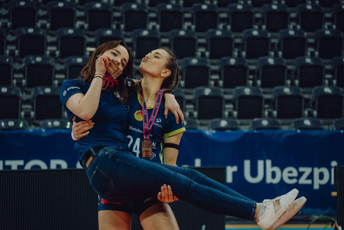 KKadi6's tweet photo. Jezuniu…
to się naprawdę wydarzyło 😭

🥉

P.s. poznajcie najcudowniejszą kobietę pod słońcem - i jaką silną! Paulinka ♥️ https://t.co/Wmyt1m8WEg