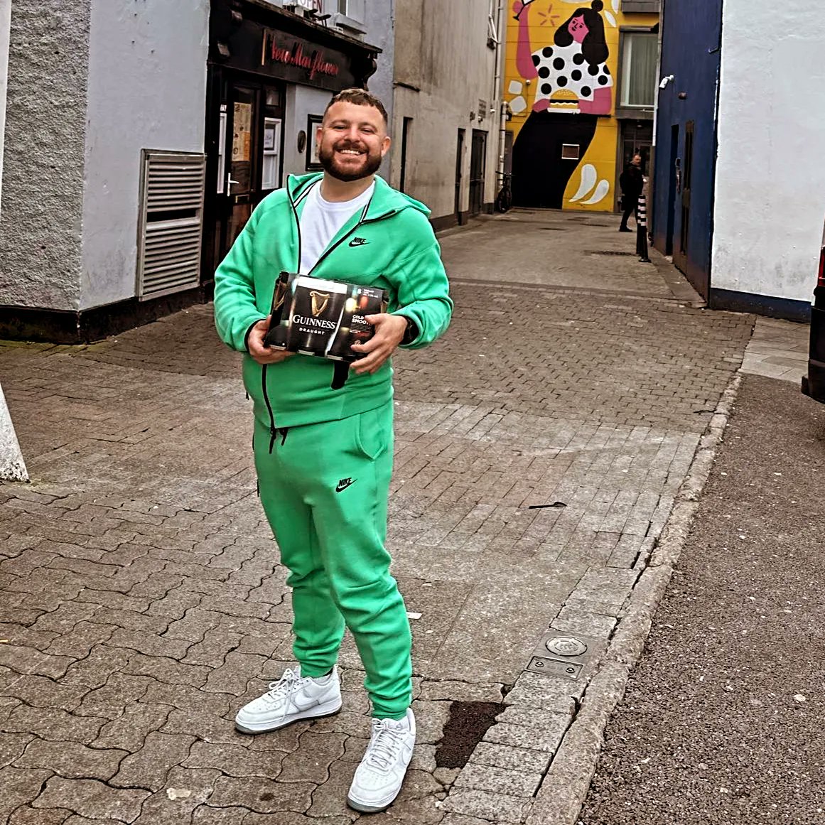 Another year round the sun, big 30. Heres to many more beers. 😂