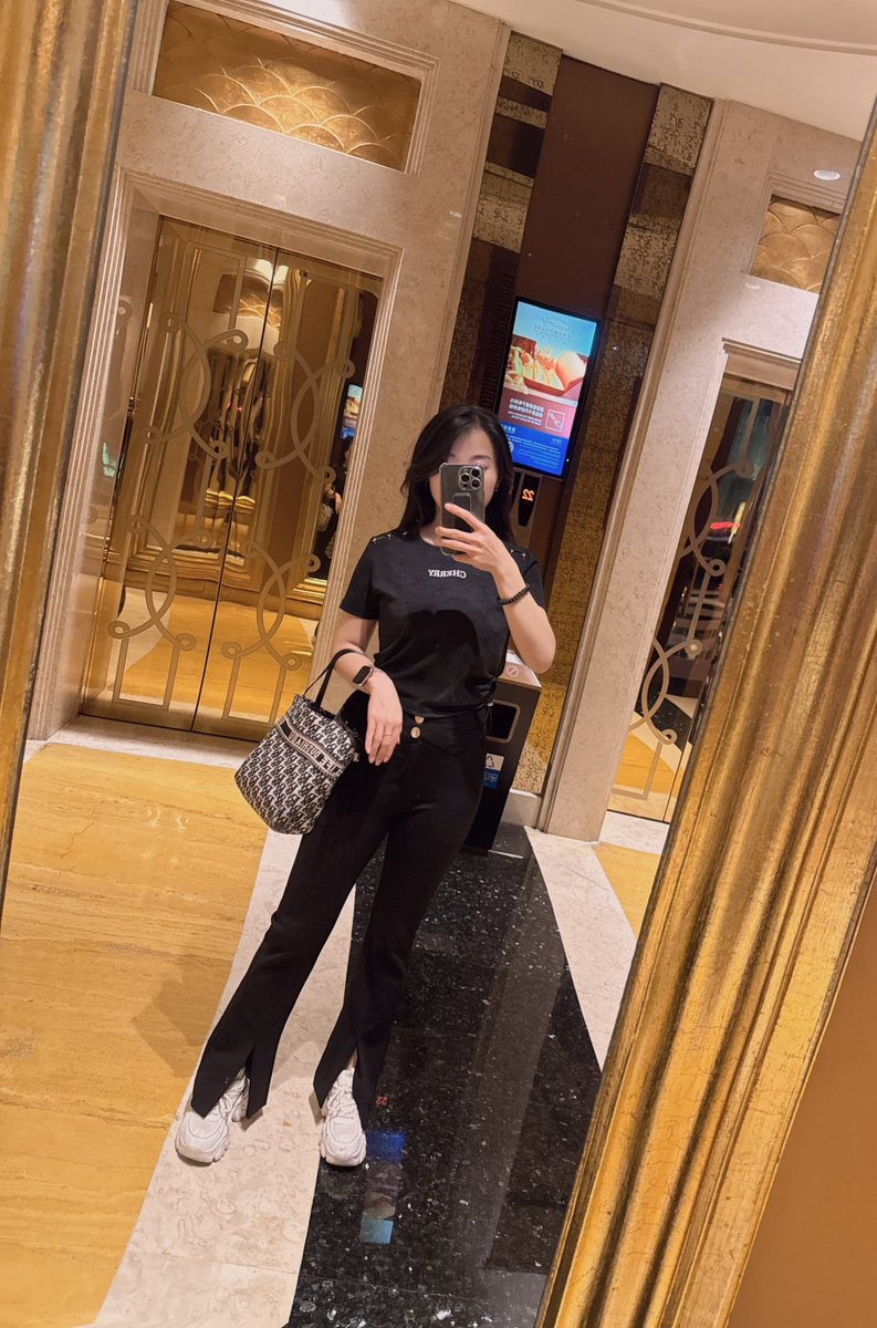 ling7000's tweet photo. 少一点矫情，多一点努力
#珠海上课 #珠海美女 #珠海资源 https://t.co/alg3fkKNVM