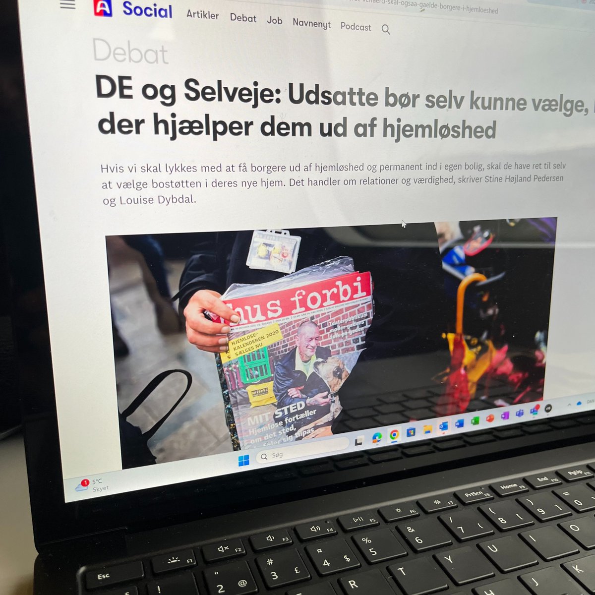 Louise Dybdal (@louisedybdal) on Twitter photo Mere værdighed for personer på vej ud af hjemløshed!
Vi opfordrer i dag Folketinget til at stemme for en selvbestemmelsesordning ved valg af bostøtte.
Læs @SelvejeDanmarks indlæg i <a href="/Altingetdk/">Altinget</a>, som er skrevet med <a href="/stine_hoejland/">Stine Højland Pedersen</a>, <a href="/DanskErhverv/">Dansk Erhverv</a> Mere værdighed for personer på vej ud af hjemløshed!
Vi opfordrer i dag Folketinget til at stemme for en selvbestemmelsesordning ved valg af bostøtte.
Læs @SelvejeDanmarks indlæg i <a href="/Altingetdk/">Altinget</a>, som er skrevet med <a href="/stine_hoejland/">Stine Højland Pedersen</a>, <a href="/DanskErhverv/">Dansk Erhverv</a>