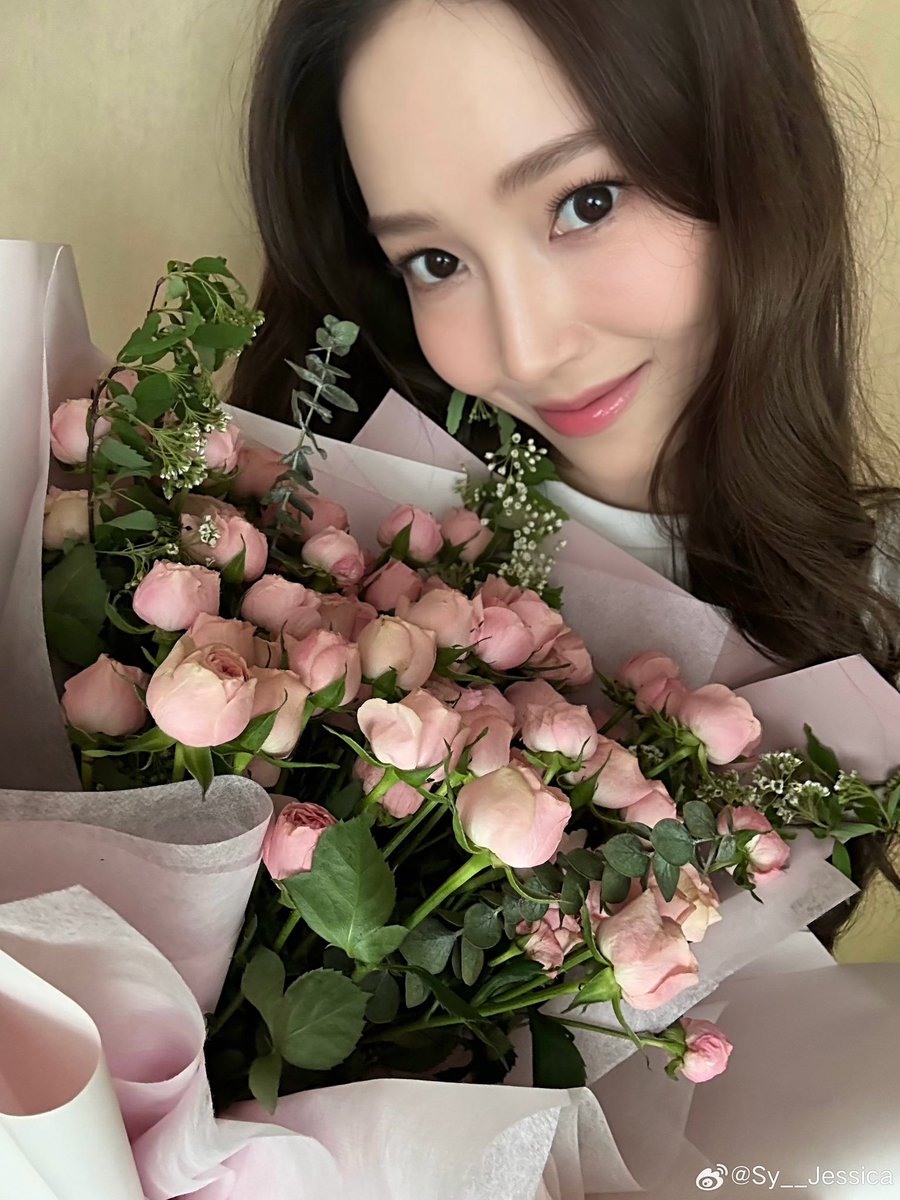 hyori_sunie's tweet photo. [Jessica Jung Weibo] 240424

Sy__Jessica: Time to bloom🌸🌸🌸 

📍 South Korea

#JessicaJung #제시카 https://t.co/uX2yjUa5kG