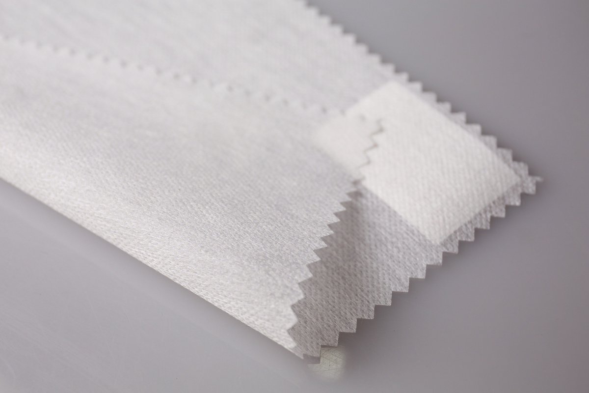 JeanLi611630's tweet image. Hot rolling nonwoven interlining, available in a range of options including Item 8023, 8028, 8035…6070. Made from 100% polyester, it comes in super white, white, and black colors with a width of 100cm/150cm and weight ranging from 23gsm to 83gsm.  #Fashion #Textiles #Interlining