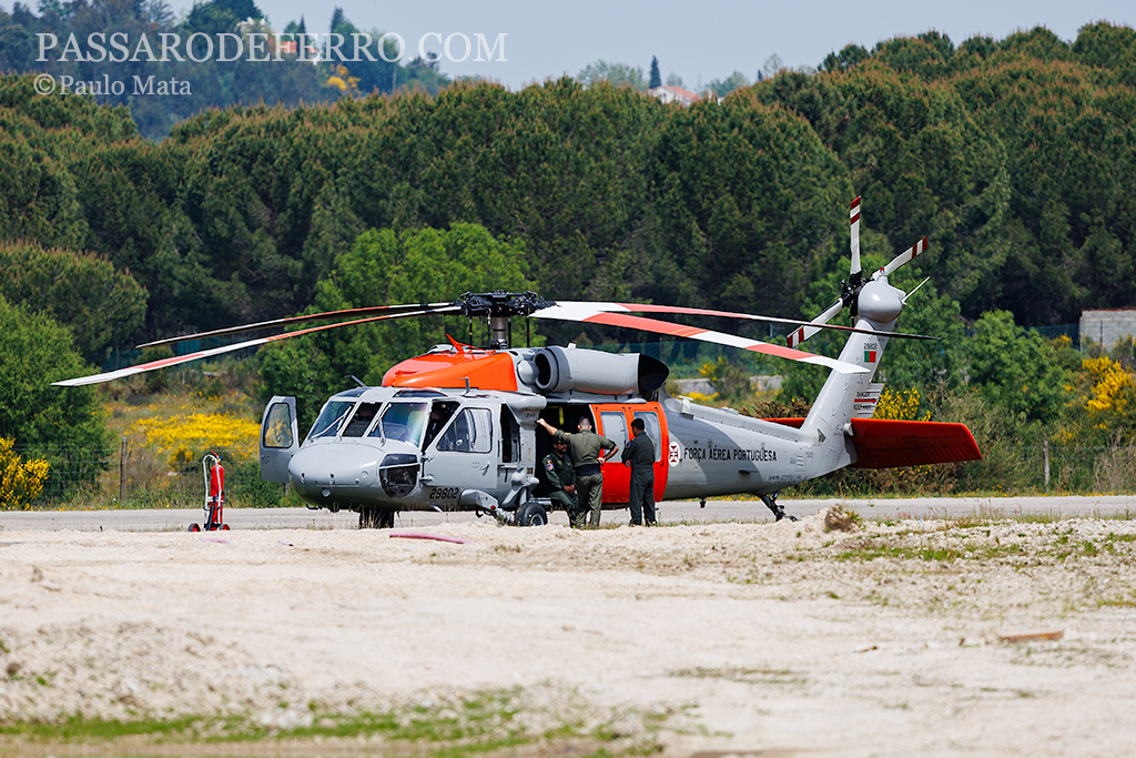 Portuguese AF 🇵🇹 @fap_pt Squadron 551 @Sikorsky #UH60 #BlackHawk