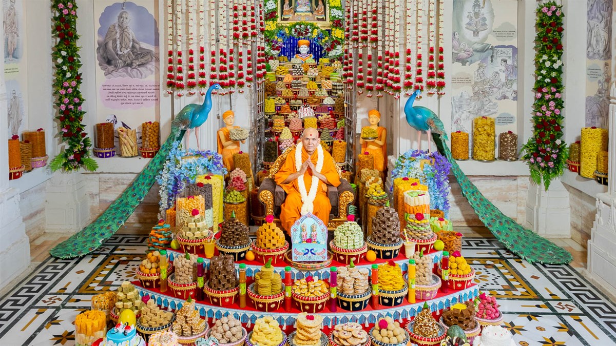 HH Mahant Swami Maharaj's Vicharan: 23 April 2024, Sarangpur, India gfrc6.app.goo.gl/oJTr