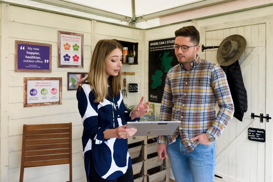 Calling all future green thumbs. Chat to our membership team @RHSWisley horticultural careers fair this Saturday. Enjoy free entry to RHS & partner gardens, gain gardening advice, and priority flower show access for just £10 Student Membership per year! rhs.org.uk/membership/rhs…