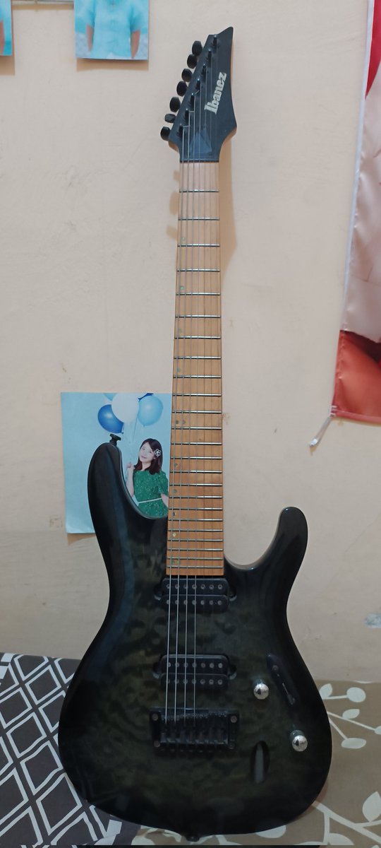 WTS broohhh, demi mamah Shani 🥺

Speck :
Neck mapel 
Freetboard maple
Body basswood 
Pickup ibanez v7 
Capasitor cornell dubeline
Potenzio standart (1 push pull)

#shanijkt48 #lastvoyage