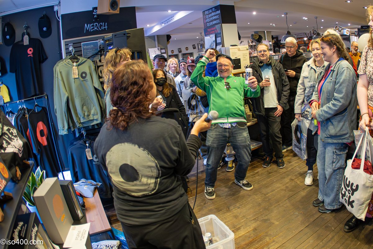 This year's traditional @RSDUK charity raffle had the most ever entries which means we raised a whopping £1000 for @gigbuddies🏆 A HUGE thank you again to all who donated incredible prizes (tagged in this post) & to everyone who bought a ticket... Pic by @iso400photo