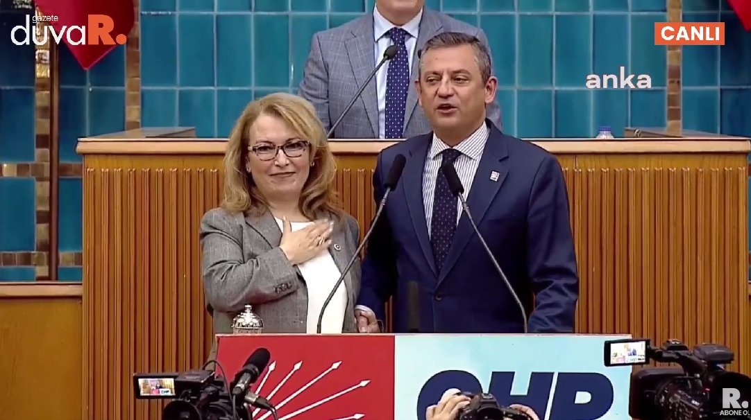 İYİ Parti'den istifa eden İstanbul Milletvekili Ayşe Sibel Yanıkömeroğlu CHP'ye katıldı.