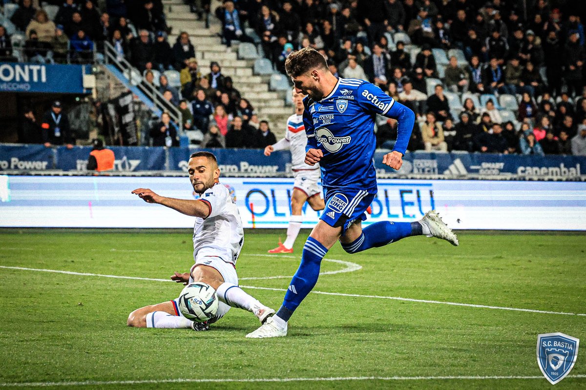SCBastia's tweet photo. #SCBUSC | 2️⃣-0️⃣
I ritratti 📸 ⚪️🔵
© @Alex_Negroni_2B https://t.co/Q0sZa253fJ