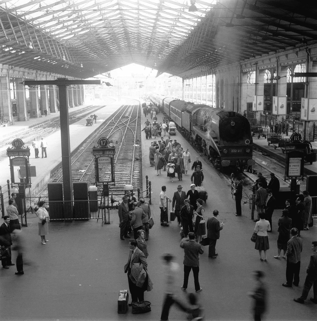 Train à vapeur, gare du Nord. 
1959. Paris