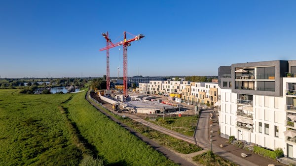 CobouwNL's tweet photo. 'Een op drie nieuwbouwwoningen vertraagd door bezwaar' https://t.co/jQczLdpQT8 https://t.co/QlvaIqTQBY