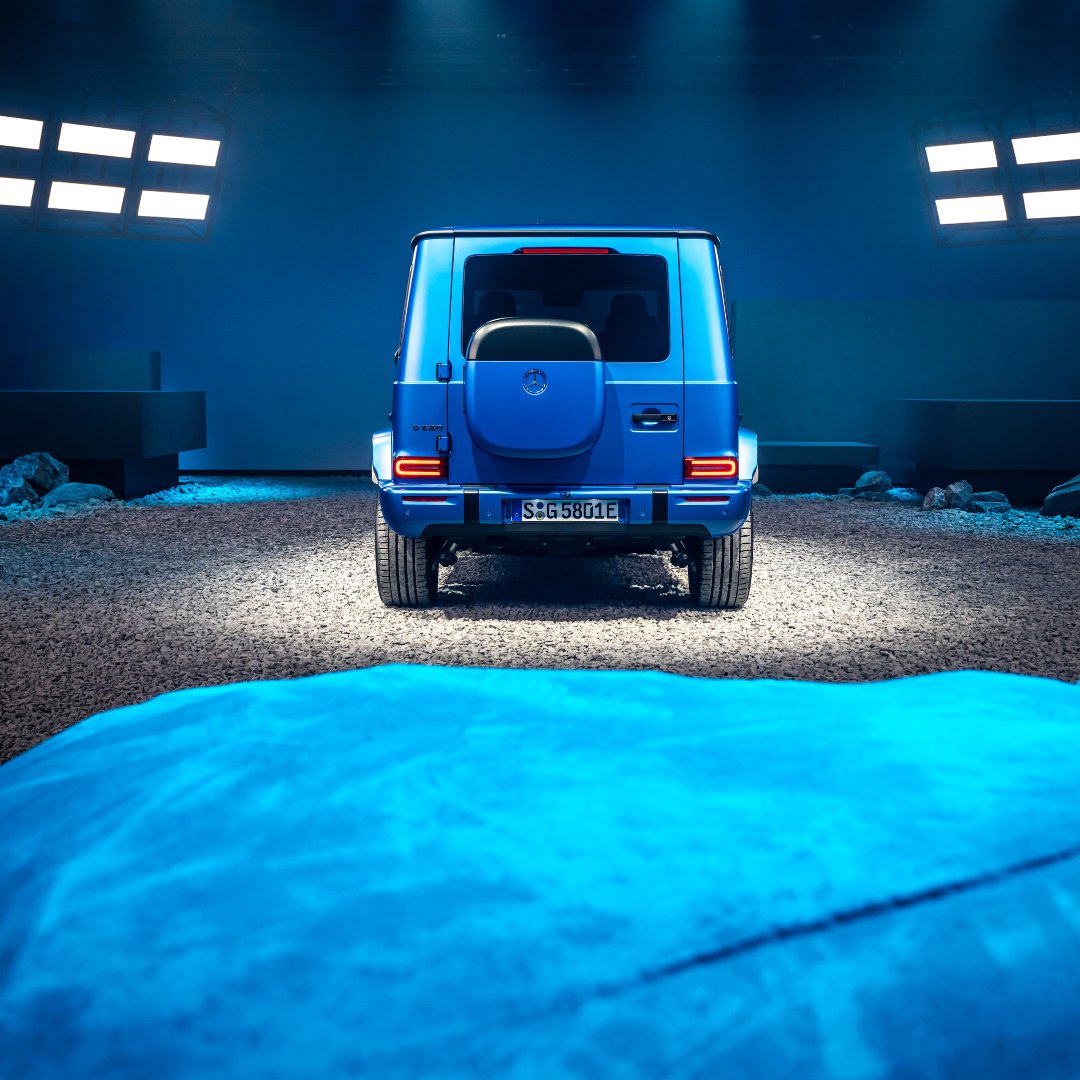 The all-new G-Class with EQ Technology is here ⚡Including the already iconic G-TURN, G-ROAR and four individually controlled motors located near the wheels. Read more > bit.ly/3Us0kKl #gclass #gwagon #mercedesbenz #electrified #newcartech #hybrid #ev