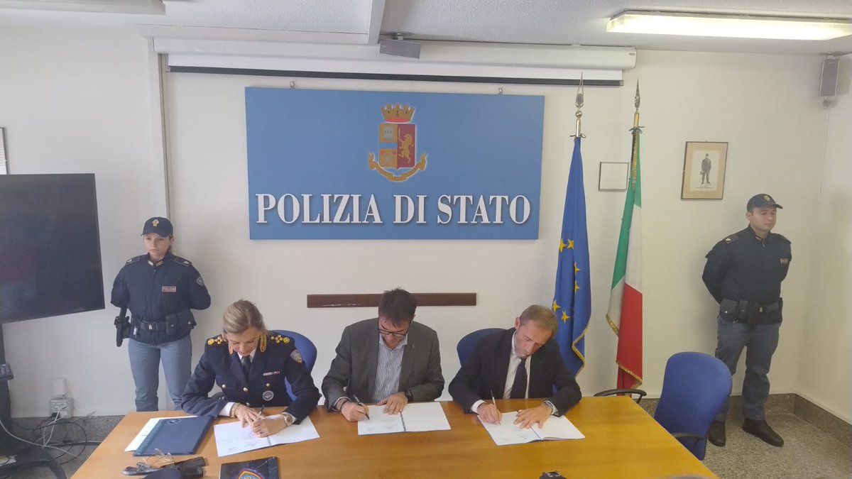 celvavda's tweet image. Siglato un protocollo tra #celva e #polizia di stato per la cybersicurezza negli Enti Locali 👉celva.it/it/notizie-in-…