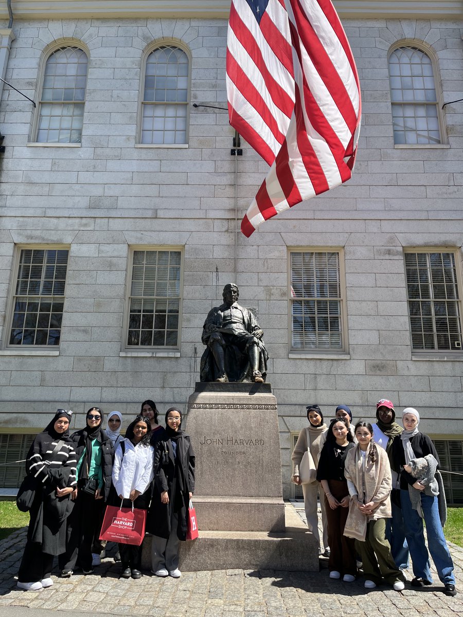 MUN @MulberryTH students enjoyed a fascinating insight into applying for and studying at Ivy League Universities through their @Harvard visit! An engaging lecture on ‘Rationality’ from renowned cognitive scientist @sapinker was a special highlight.