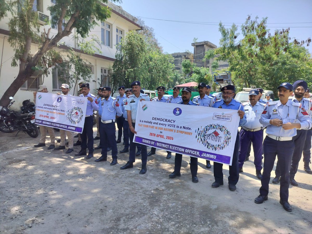 dmjammuofficial's tweet photo. Officials across the district pledged to vote on April 26. 

#ChunavKaParv #DeshKaGarv
#Election2024 #YouAreTheOne #EveryVoteMatters

@justcsachin @diprjk https://t.co/6VPH929sF9