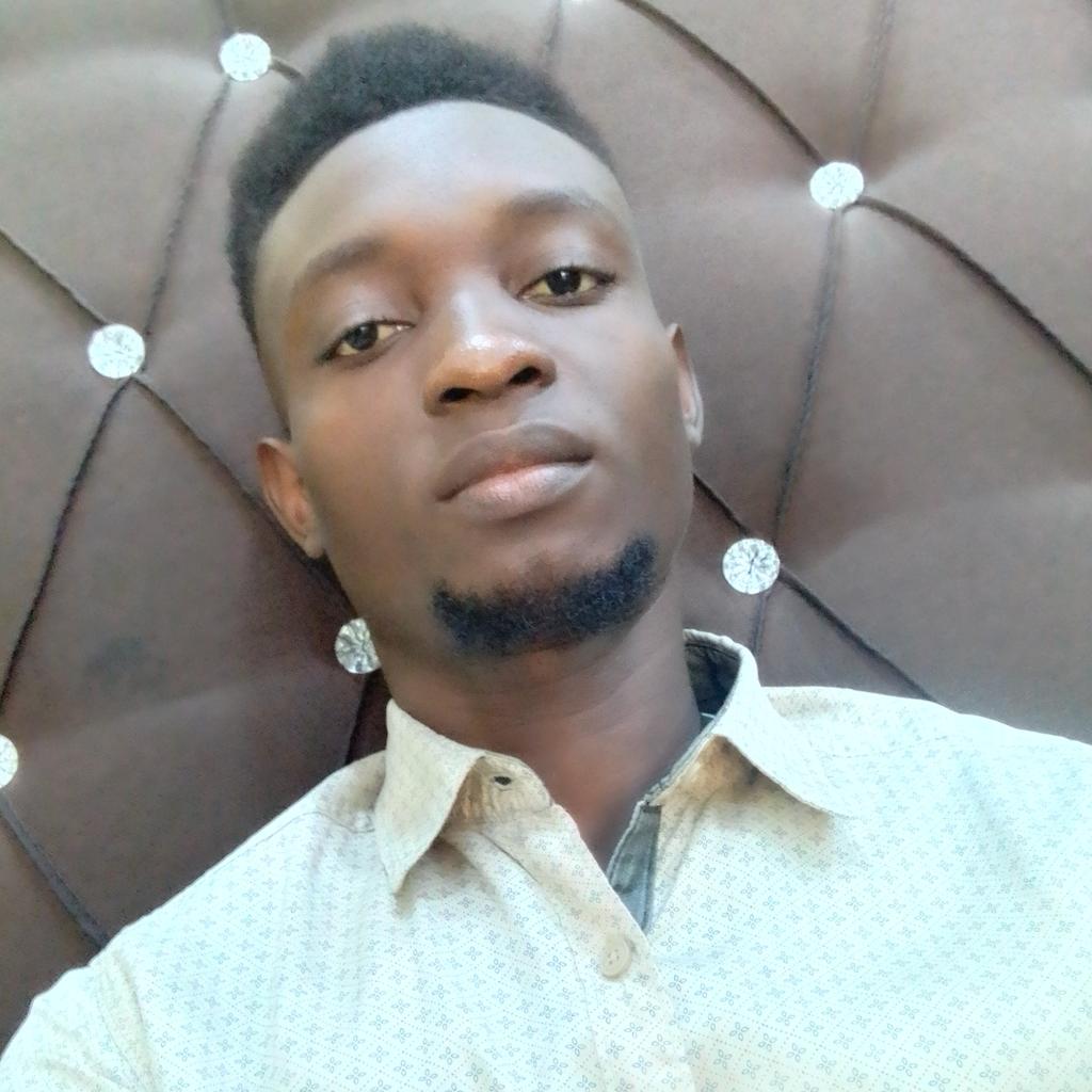 baridon_ernestb's tweet photo. #NewProfilePic https://t.co/RvWNIY9hCT