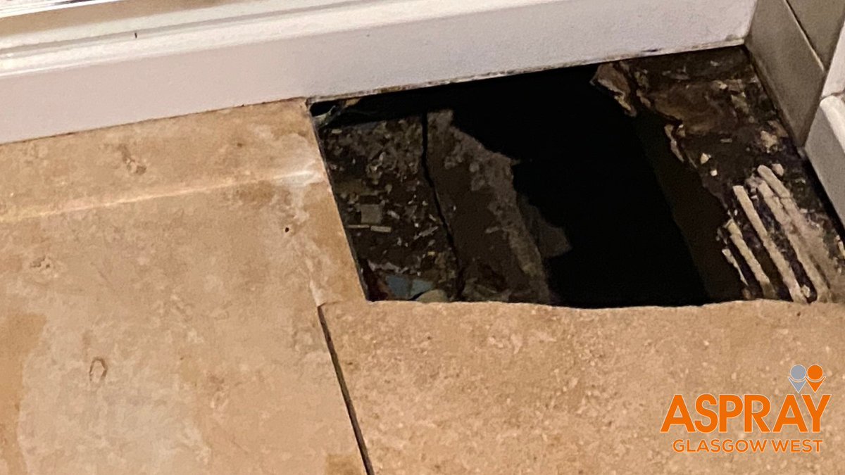 Can you guess what's happened here? 👀

A) Leak from the next door neighbour?

B) Leak from a concealed pipe under the floor?

C) Leak from the bathroom upstairs?

#insuranceclaim #wecanhelp #lossassessors  #guessthedamage #propertydamage