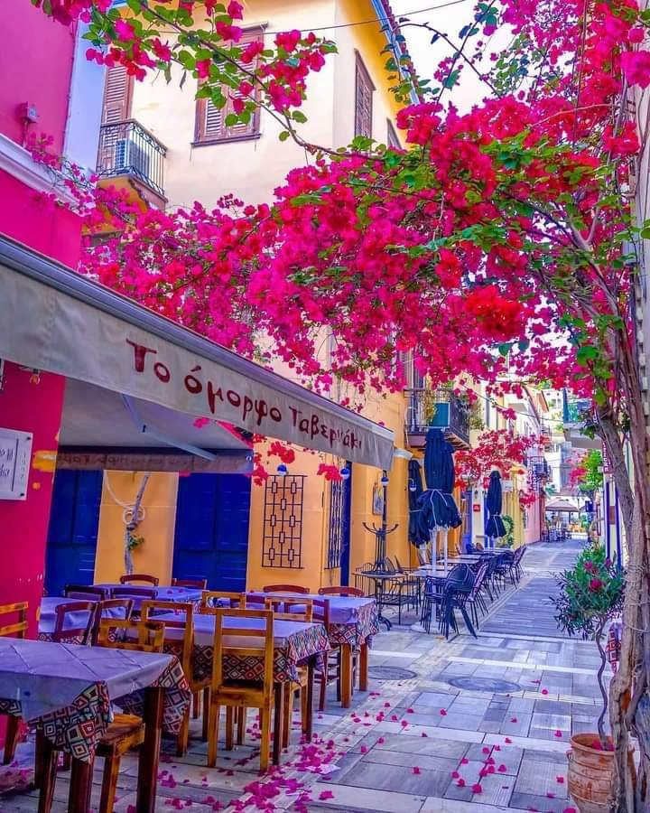 Have a beautiful day, my friends...☀️ (Nafplio, Peloponnese)