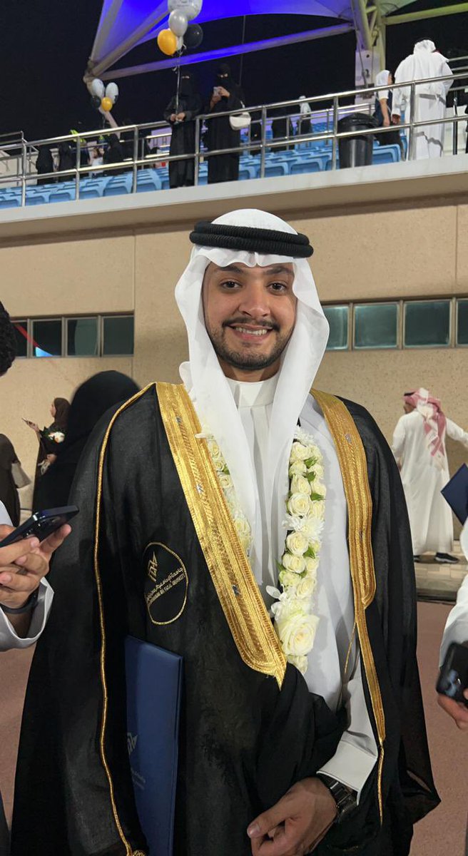 نبارك للدكتور رضا العلي تخرجه من كلية #طب_الأسنان بـ #جامعة_الإمام_عبدالرحمن_بن_فيصل 

#17th_IAUdent_Male_Dentists
#IAUdent_17_Graduates
#IAUdent_Alumni
#IAUdent_3rd_Postgraduate