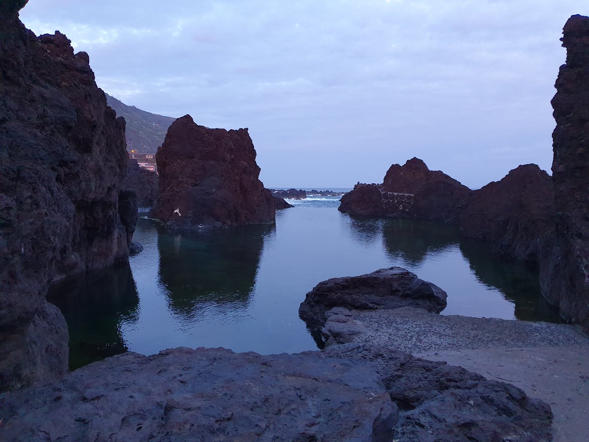 Good morning from the rockpools at Porto Moniz (where I swam yesterday). Such a beautiful sunrise. ❤️