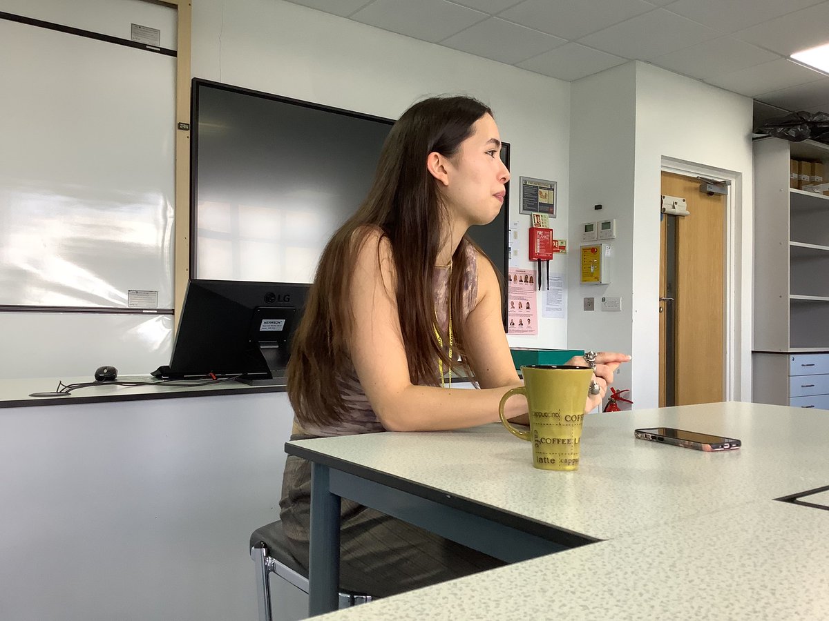 LEH_STEM's tweet image. It was absolutely lovely to welcome a hugely talented LEH alumna, Lauren Flemons, back to LEH. Heidi and Prakriti (L6) skilfully interviewed her to find out exactly what it’s like studying Physics at university. @lauren.flemons #lehschool