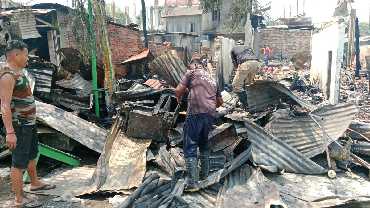 Took stock of the plight of the shop owners and local people who were affected in the fire that broke out yesterday in Gosaigaon market of Kokrajhar. Many shops were damaged in the incident.