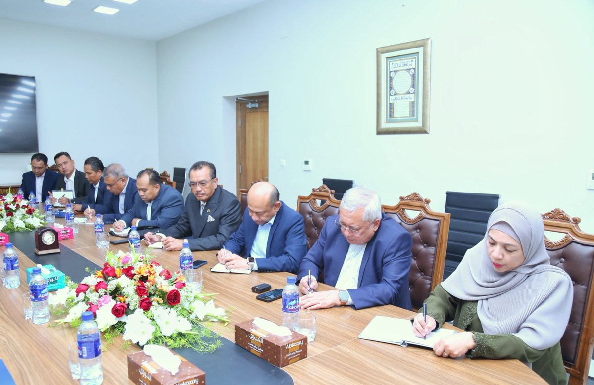 The Malaysian Special Envoy on Afghanistan accompanying a delegation consisting of the representatives of the Ministry of Foreign Affairs, Defense, and Interior of Malaysia, the advisors of the Malaysian Prime Minister's office called...