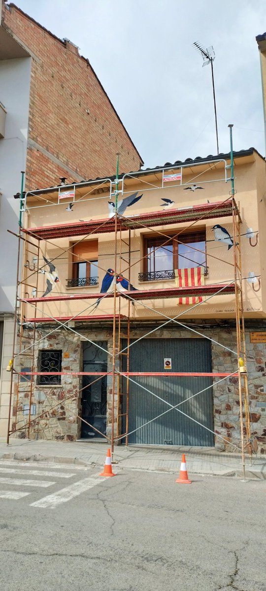 Bon dia!

Això ja no hi ha qui ho pari!
Trobareu la <a href="/lidiacao_/">LIDIA CAO</a> al Passatge Canigó, en #CALDE al C/Sant Jordi, la <a href="/LilyStreetArt/">Lily Brick</a> a les Adoberies i la Clara Teixidó al C/Jaume Balmes.

#3rFACC #Calldetenes #Facc2024