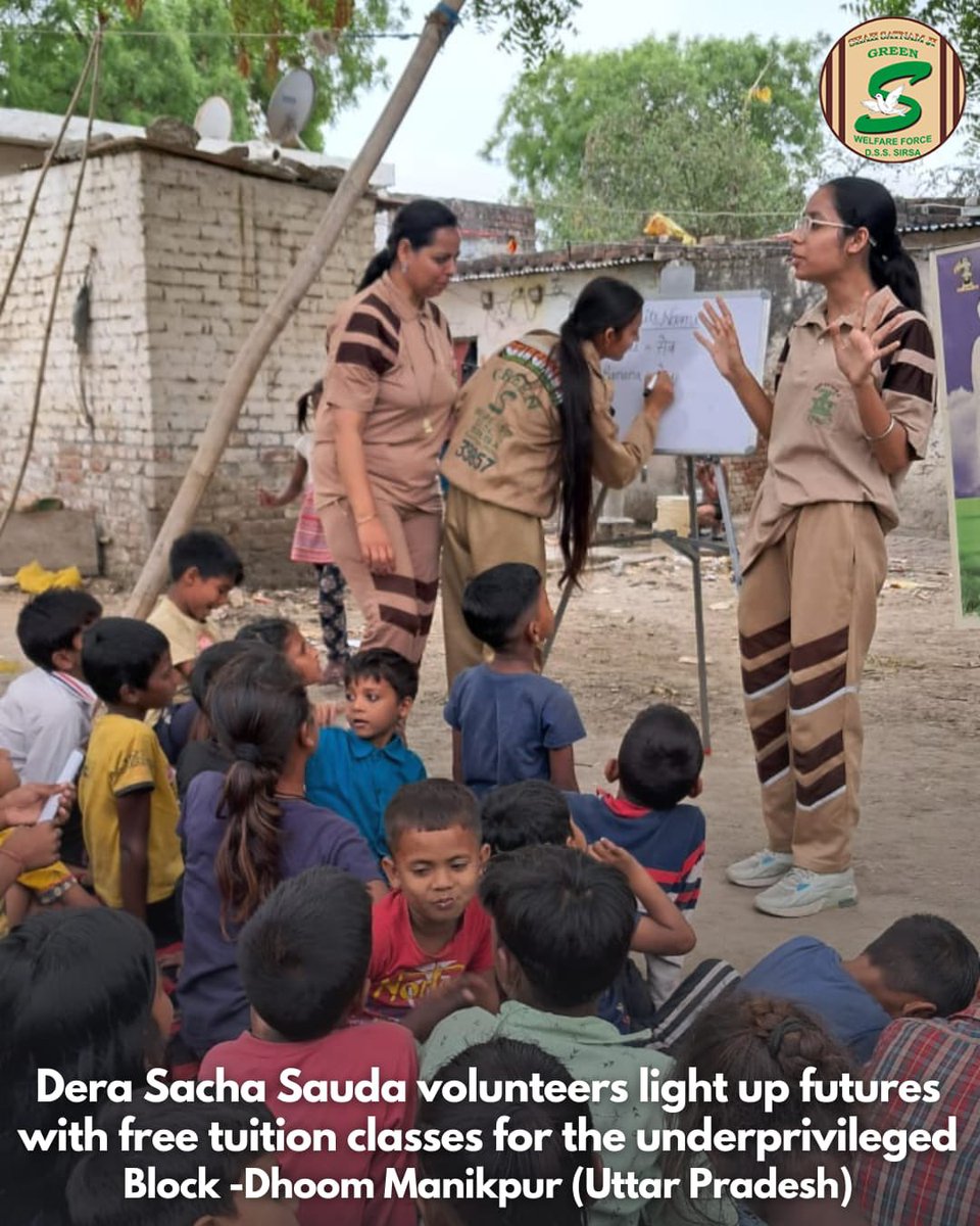 GreenSwelfares's tweet photo. Shah Satnam Ji Green 'S' Welfare Force Wing volunteers are empowering the young minds with the gift of education. They are providing them free tuition classes and ensuring that every child's dreams are fulfilled with the grace of Revered Saint Dr. MSG. These altruistic endeavours are bringing hope to the society. #FreeEducation #EmpoweringYouth #DeraSachaSauda