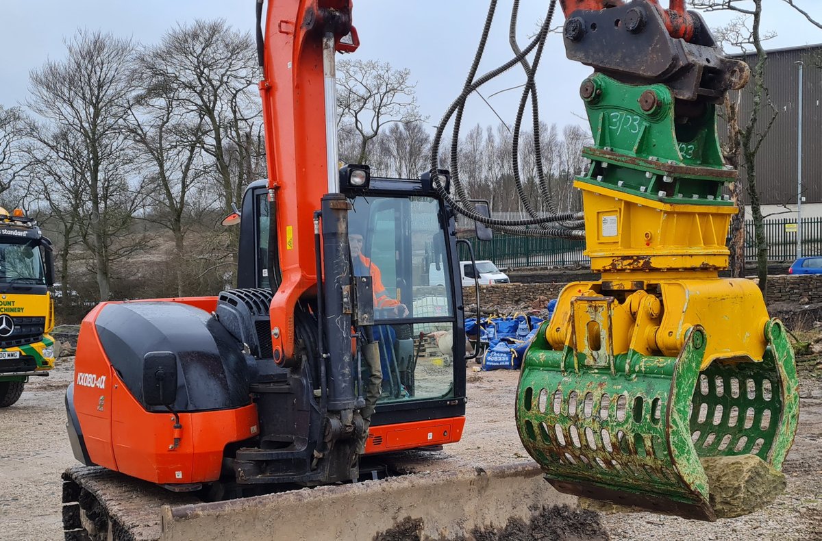 MMachinery's tweet photo. 📢 Mount Machinery offer a range of selector grabs to suit different excavators, ranging from 5 tonnes, all the way up to 50 tonnes.  

Call or email today for unbeatable hire/sales rates!  

#attachmenthire #excavatortools #mountmachinery #selectorgrabs #grabs https://t.co/2lhXuO6swJ