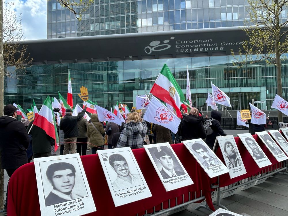 More Pics
2-Freedom-Loving Iranians and #MEK Supporters Rally in #Luxembourg, Calling for #BlacklistIRGC - #Iran Freedom
#Time4FirmIranPolicy #WeSupportMEK #IranRevolution #FreeIran