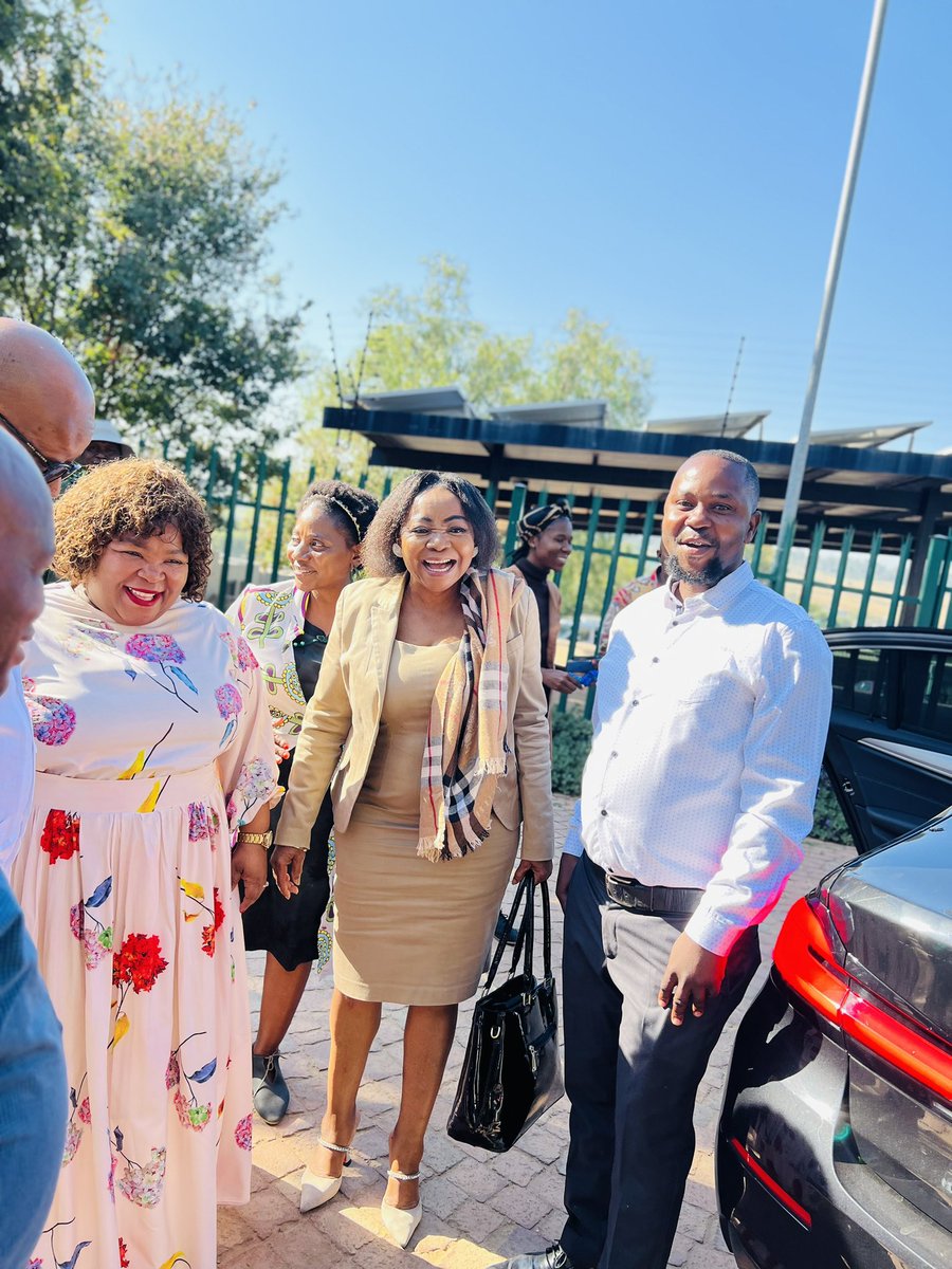 Eunice_Mgcina's tweet photo. πRegion C, Ward 114β¦welcoming the National Public Service and Administration Deputy Minister Dr Chana Pilane- Majake and Senior DPSA Officials.
#WeServeJoburg
#JoburgCares
#Ward114
#imbizo
#dpsa #DevelopmentPlanning #DevPlanCoJ #CoJ #RegionC https://t.co/23BvnyfANq