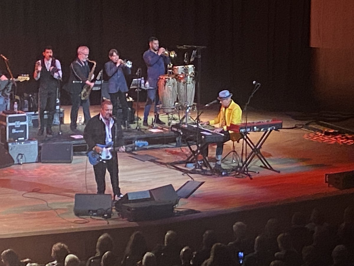 InTheCrowdUK's tweet photo. Great night with @MavericksMusic at @BridgewaterHall on Monday. High energy from start to finish. #lovemusic #livemusic #inthecrowd #themavericks #manchester https://t.co/lBtu3Alfl1