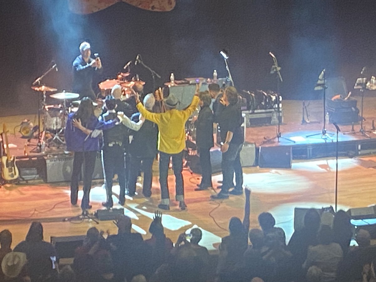 InTheCrowdUK's tweet photo. Great night with @MavericksMusic at @BridgewaterHall on Monday. High energy from start to finish. #lovemusic #livemusic #inthecrowd #themavericks #manchester https://t.co/lBtu3Alfl1