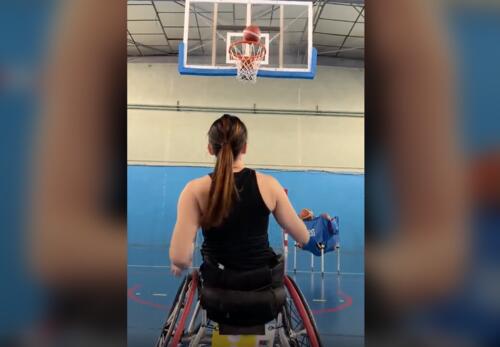 Basketteuse paralympique, Anne-Sophie fonde la toute première équipe féminine dans le championnat de basket fauteuil limportant.fr/infos-le-choix… @orange #partenaire