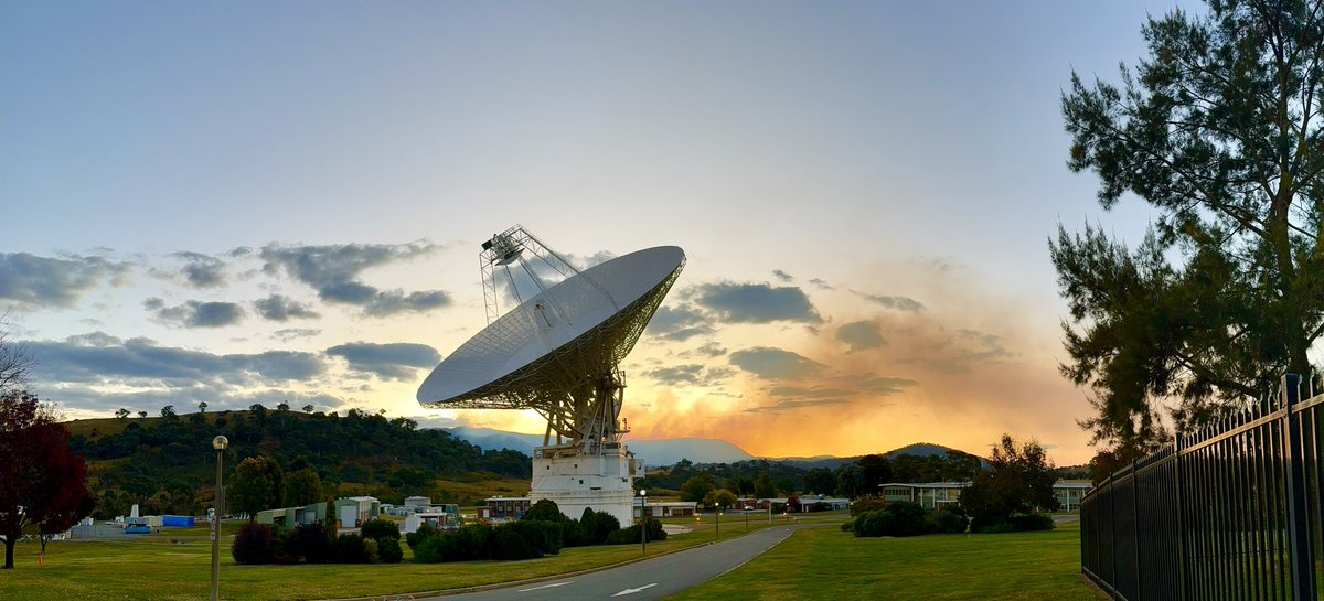 With all the focus on @NASAVoyager-1 lately, we haven’t forgotten #Voyager2. It’s getting its daily dose of attention from Deep Space Station 43 tonight. #DSS43 #Voyager1 #Interstellar 📡〰️〰️〰️〰️〰️〰️<|)[]