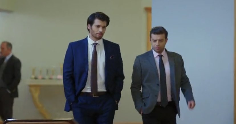 Ferit: “Almeno uno di noi si sposerà sul serio” Non hai capito Ferit, voi vi state sposando sul serio, perché vi amate follemente… ❤️La coppia sbagliata è proprio quella di Engin e Fatoş🥺 #Dolunay • #BitterSweet #CanYaman • #ÖzgeGürel